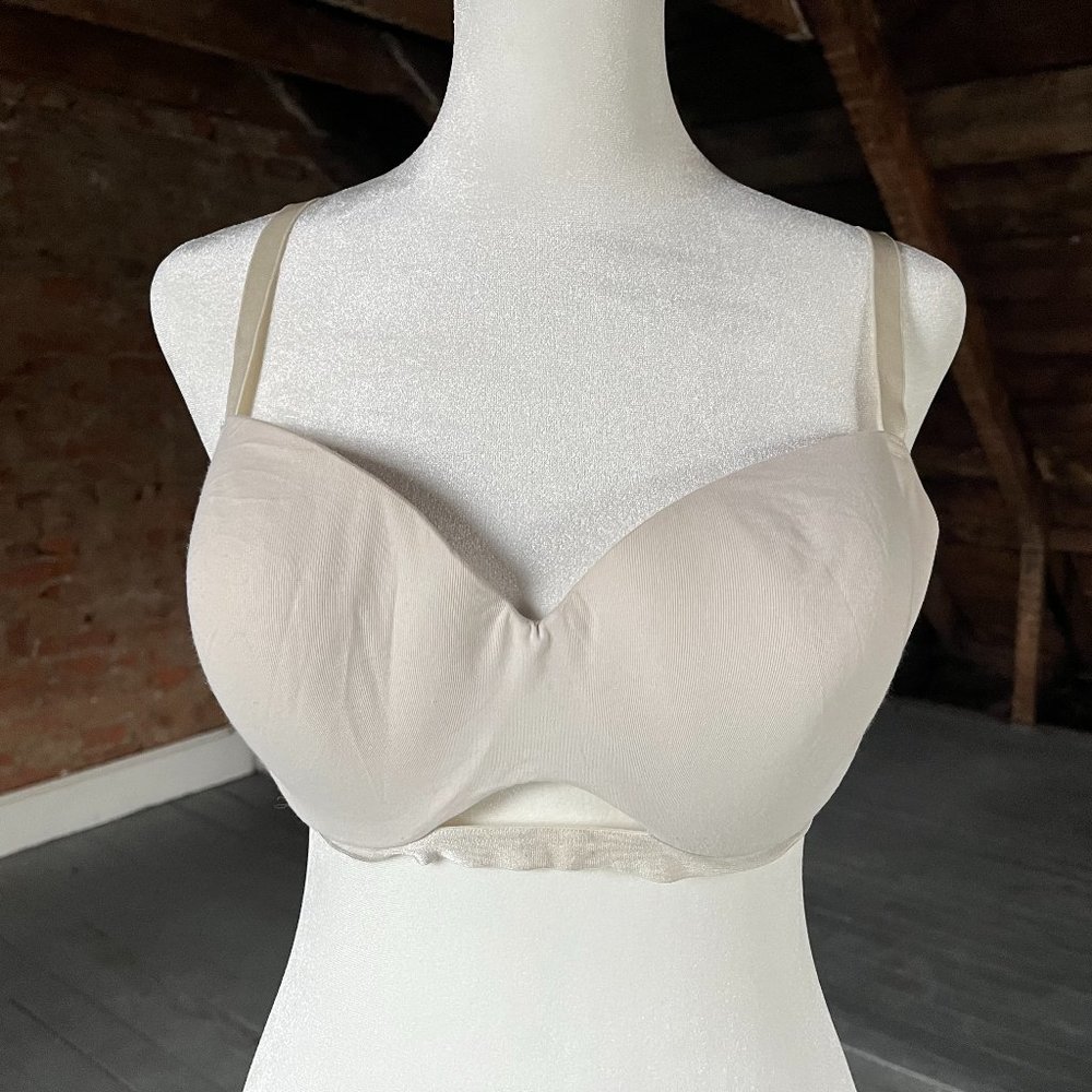 24/7® Classic T-Shirt Bra Original Design Size 36 C& 1/2